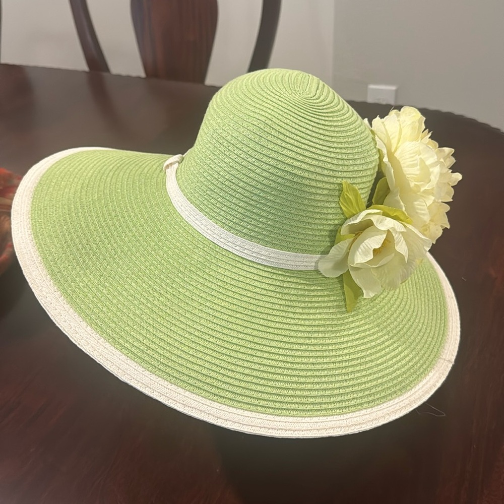 Spring/Summer Hat Green/Yellow Flowers